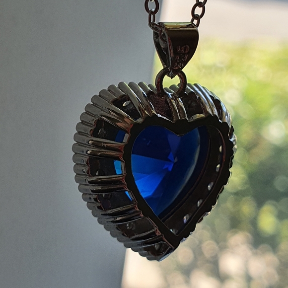 Classic Silver Ocean Heart Blue Crystal Necklace - Picture 6 of 6